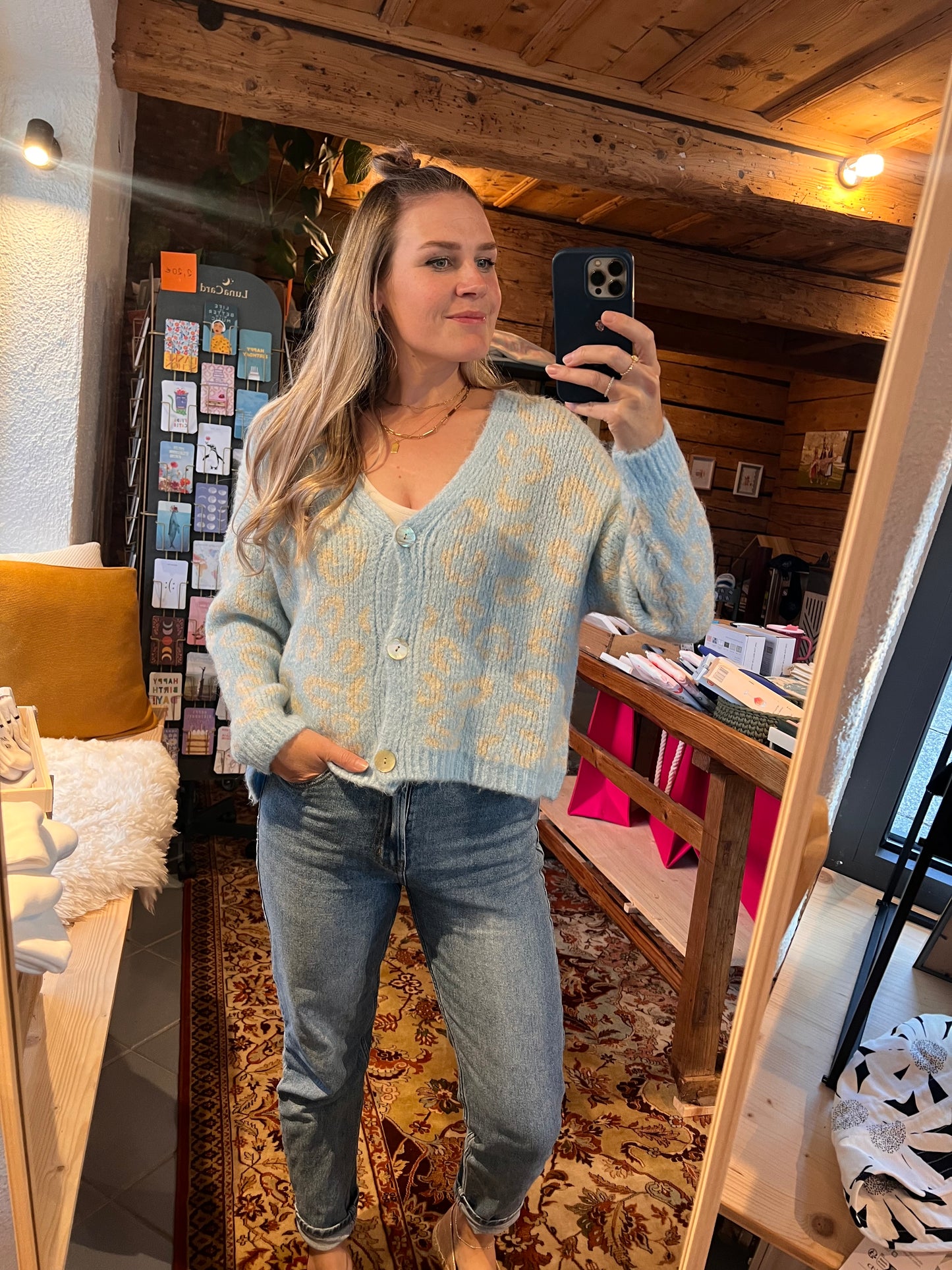 Cardigan Leo Love
